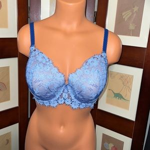 NWOT Victoria’s Secret Dream Angels lined Demi bra